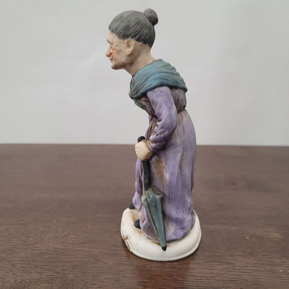 Vintage Ceramic Figurine Elderly Woman Carrying Umbrella‎ and Basket 7" - Japan - Picture 4 of 13